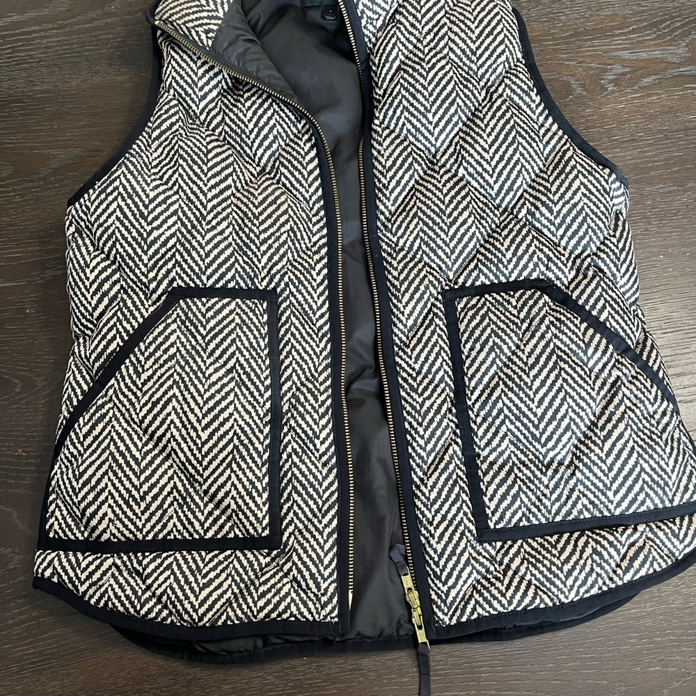 Jcrew Black and White Herringbone Puffer Vest
